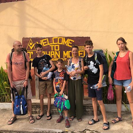 Dtahan Motel Taman Negara Kuala Tahan Kültér fotó