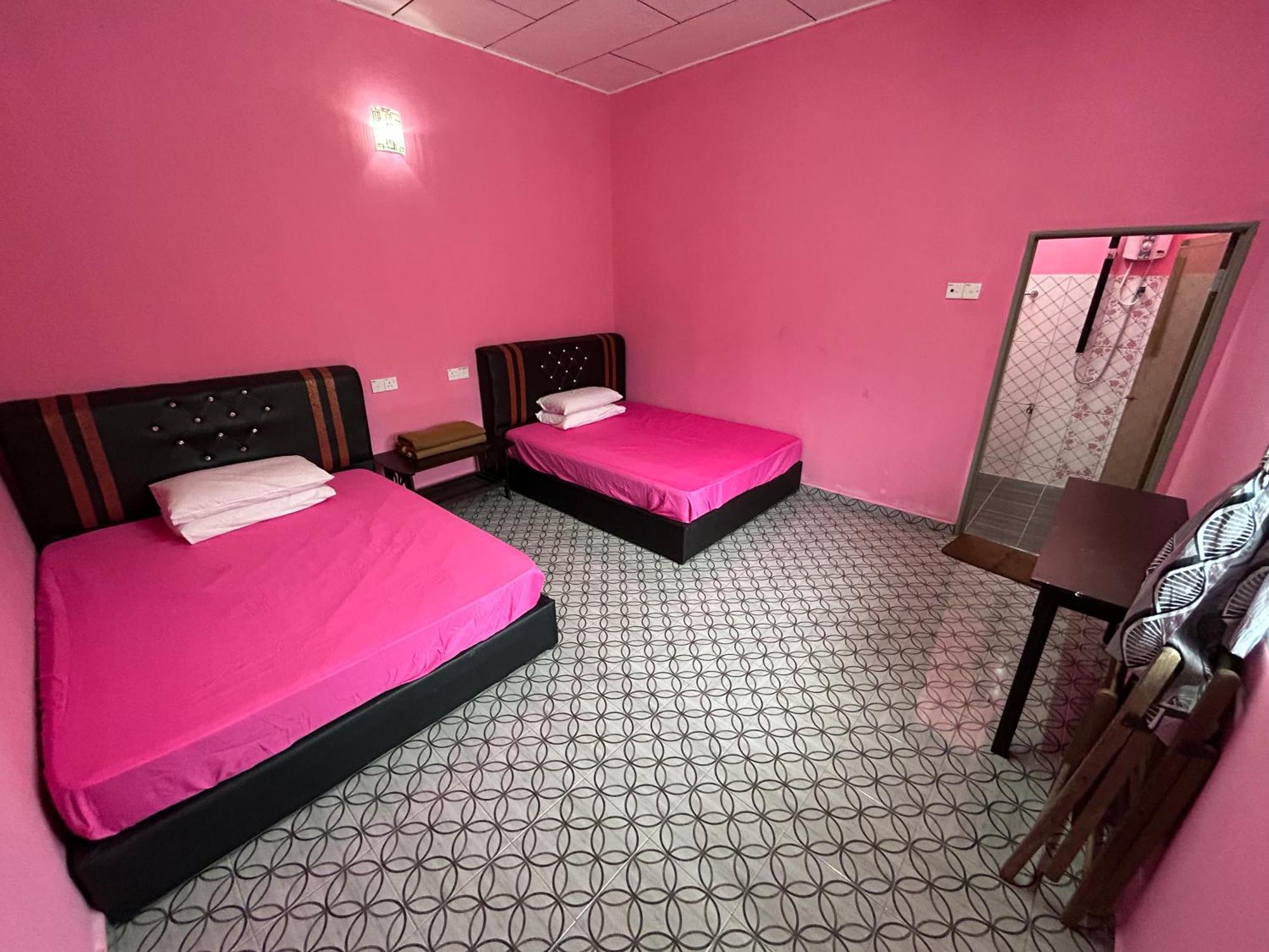 Dtahan Motel Taman Negara Kuala Tahan Kültér fotó